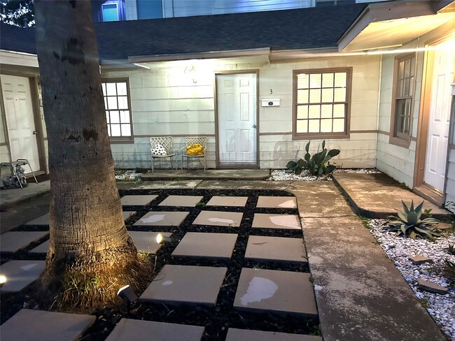 property at 909 W 13th St