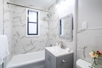 Overbrook Tower in Philadelphia, PA - Foto de edificio - Interior Photo