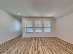 502 Pecan Landing Ln in La Marque, TX - Foto de edificio - Building Photo