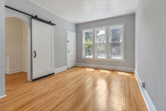 2138 W Wellington Ave in Chicago, IL - Building Photo - Building Photo