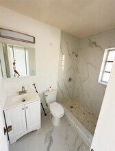 431 NW 48th Ct-Unit -3 in Miami, FL - Building Photo - Building Photo