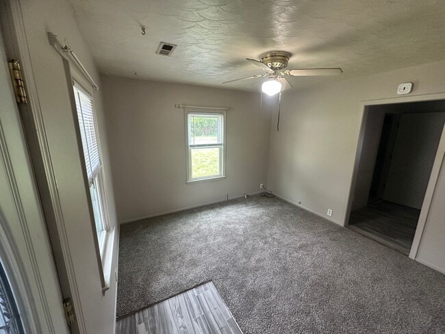 2215 S 6th St in Council Bluffs, IA - Building Photo - Building Photo