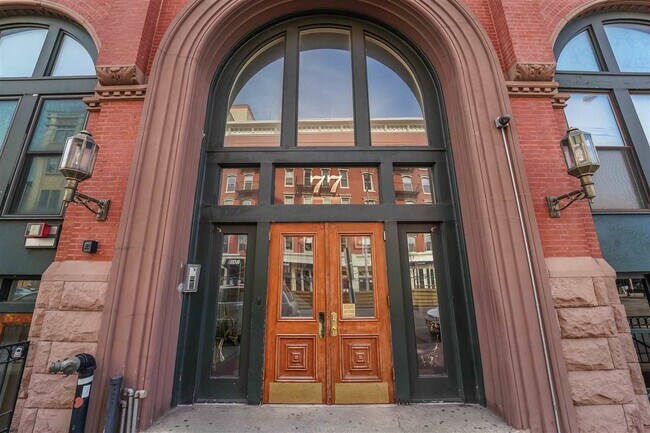 77 River St-Unit -19 in Hoboken, NJ - Foto de edificio - Building Photo