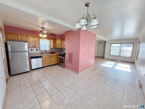 209 Hamilton St in Bridgeport, CT - Building Photo - Building Photo