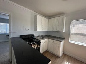 186 NW 1st St in Homestead, FL - Building Photo - Building Photo