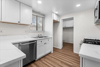 7230 Madora Ave in Los Angeles, CA - Building Photo - Building Photo