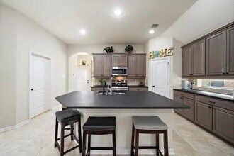 13330 Canton Cliff Ct in Humble, TX - Foto de edificio - Building Photo