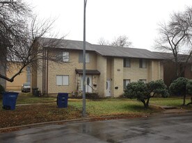 Dawnridge Apartments in Austin, TX - Building Photo