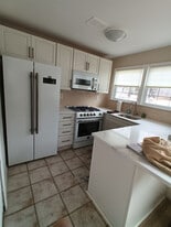 42 Duncan Way in Freehold, NJ - Building Photo