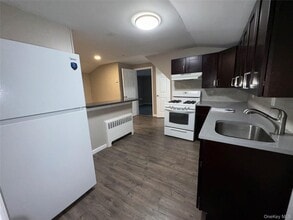 94 4th Ave in East Rockaway, NY - Building Photo - Building Photo