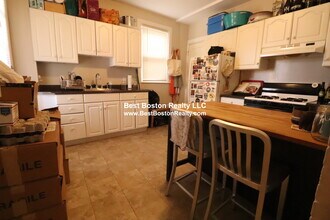 63 Dana St, Unit 8 in Cambridge, MA - Foto de edificio - Building Photo