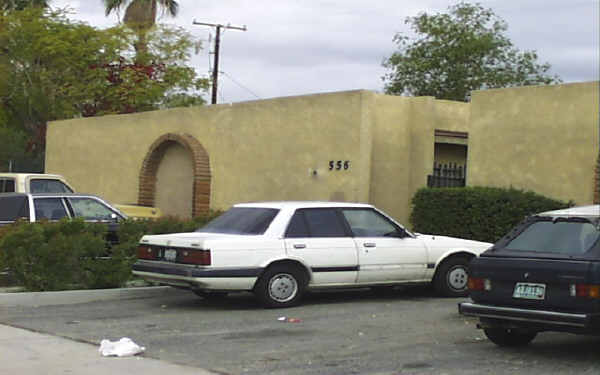 594 E Chuckwalla Rd in Palm Springs, CA - Foto de edificio - Building Photo