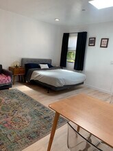 2847 S Holt Ave in Los Angeles, CA - Building Photo - Building Photo