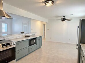 135 Gin Rd in Ennis, TX - Building Photo - Building Photo