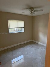 1021 NW 25th Way in Fort Lauderdale, FL - Building Photo - Building Photo