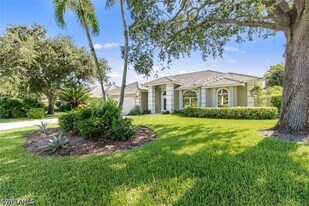 11774 Longshore Way W in Naples, FL - Building Photo