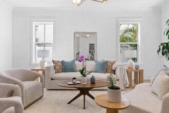 321 12th Ave NE in St. Petersburg, FL - Building Photo - Building Photo