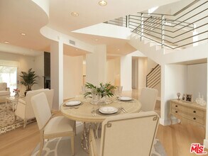 269 N Bundy Dr in Los Angeles, CA - Building Photo - Building Photo