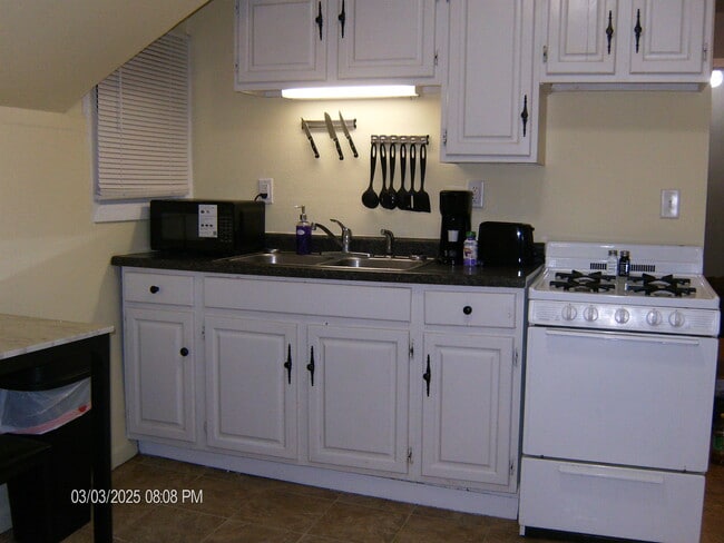 property at 1023 S Lincoln St