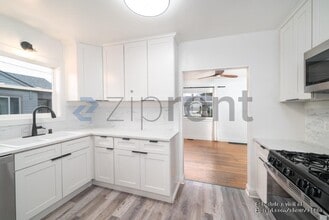 3713 NE 15th Ave in Portland, OR - Building Photo - Building Photo