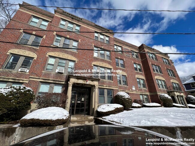 64 Oriole St in Boston, MA - Building Photo - Building Photo