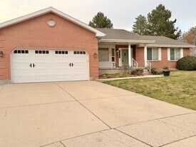 1729 Colchester Ct in Sandy, UT - Building Photo