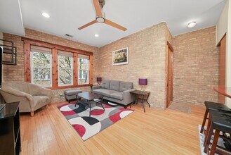 1338.5 W Estes Ave in Chicago, IL - Building Photo - Building Photo
