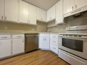 8433 Toledo Ave N in Minneapolis, MN - Building Photo - Building Photo
