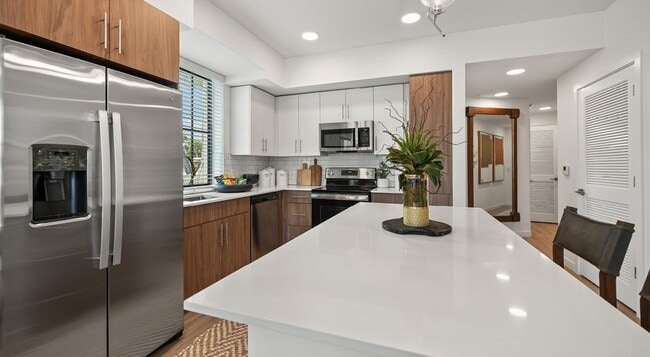 2085 S Congress Ave in Palm Springs, FL - Building Photo - Building Photo