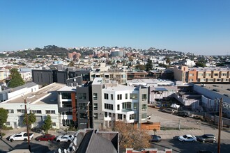 953 Treat Ave in San Francisco, CA - Building Photo - Building Photo