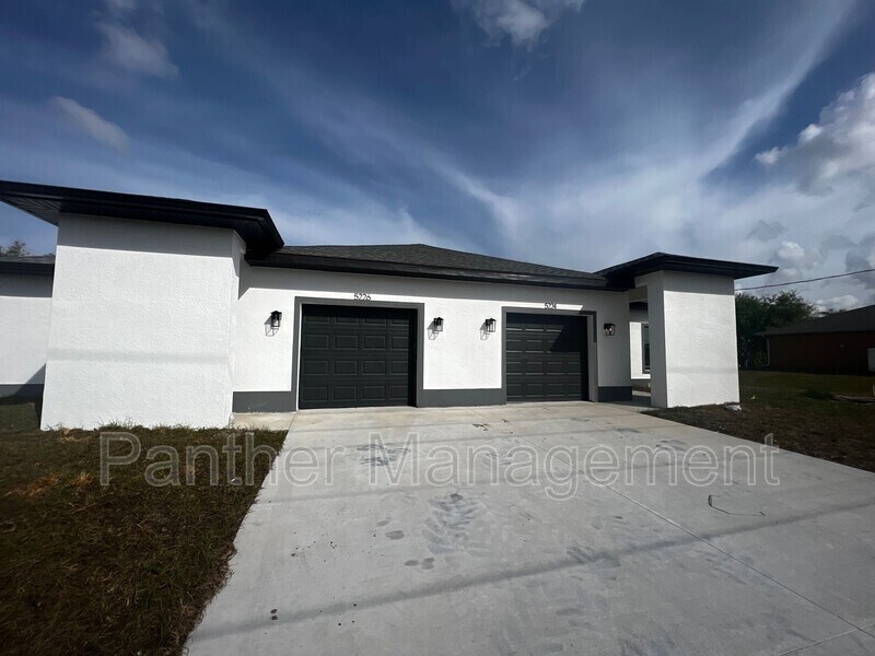 5226 Centennial Blvd in Lehigh Acres, FL - Building Photo