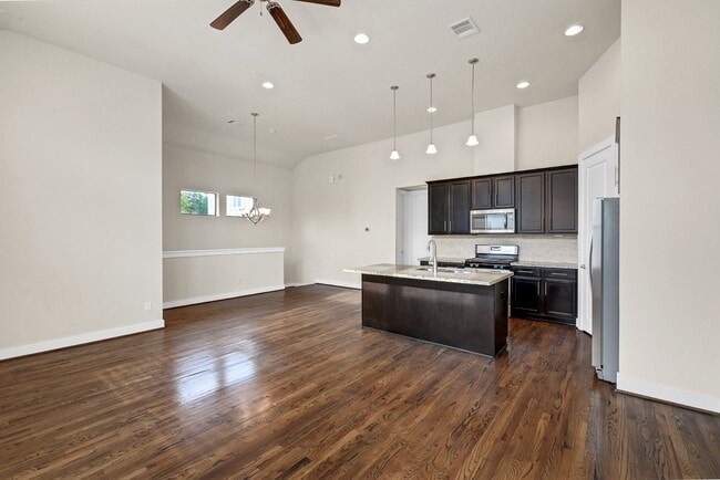 2118 Naomi St in Houston, TX - Building Photo - Building Photo