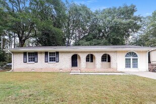 235 Hurst Point in Atlanta, GA - Building Photo