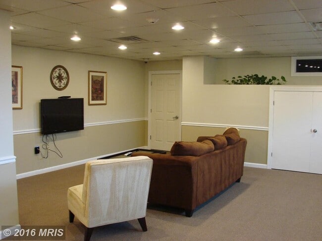 5353 Columbia Pike, Unit 504 in Arlington, VA - Building Photo - Building Photo