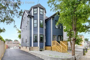 77 Winchester St in Medford, MA - Building Photo