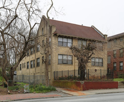 657 NE Boulevard Apartments