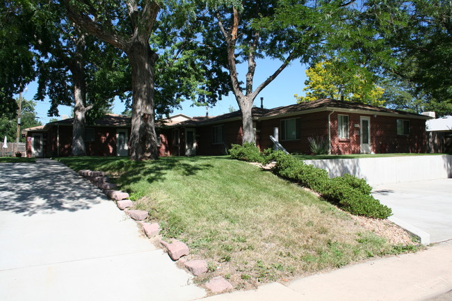 4827-4835 Ames St in Denver, CO - Foto de edificio - Building Photo