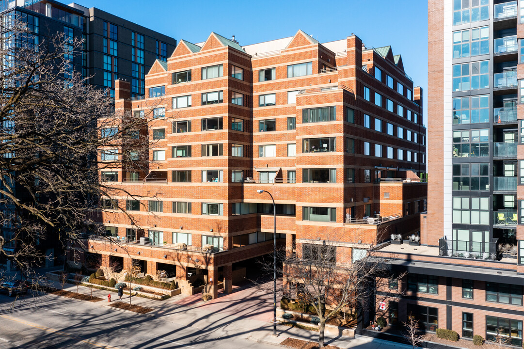 Sloan Plaza in Ann Arbor, MI - Building Photo