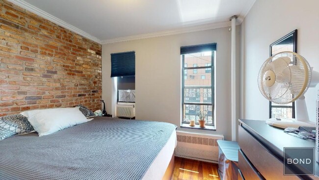 property at 1590 Lexington Ave