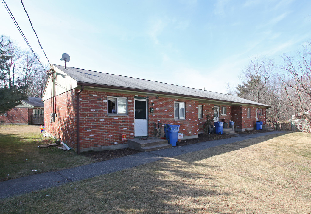 609 Woodtick Rd in Waterbury, CT - Building Photo