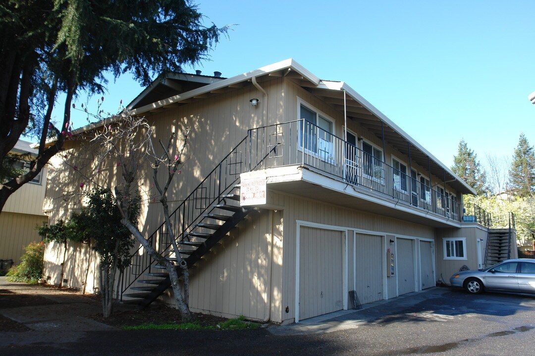 Kinjo Gardens in San Jose, CA - Building Photo