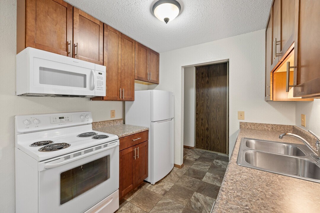 Candlewood Apartments in Rapid City, SD - Foto de edificio