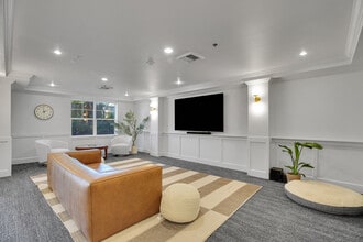 Eastwood Apartments in Troutdale, OR - Foto de edificio - Building Photo