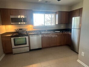 1083 Tall Oak Dr in Virginia Beach, VA - Building Photo - Building Photo