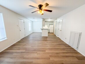 709 Sonesta Dr, Unit D in Harlingen, TX - Building Photo - Building Photo