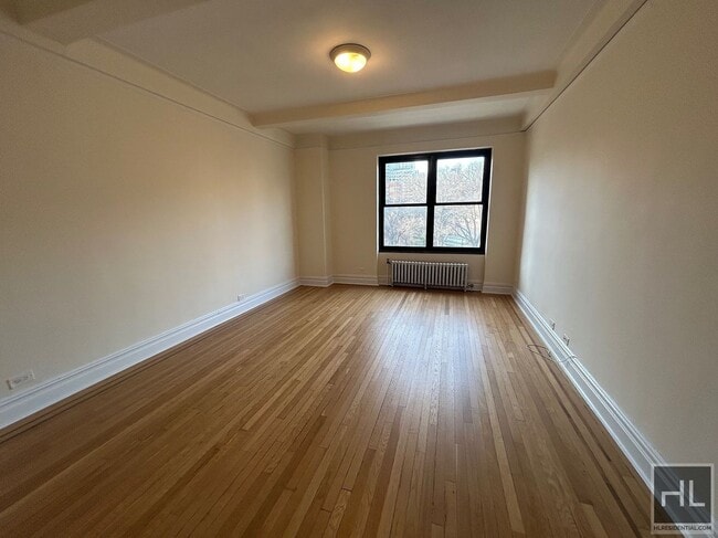 166 2nd Ave