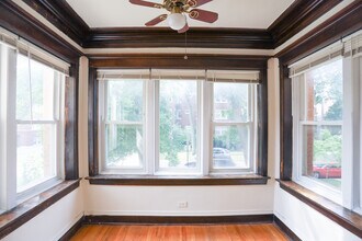 1300 W Albion Ave in Chicago, IL - Building Photo - Building Photo