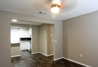 Villas at Deer Park Apartments in Lutz, FL - Building Photo - Interior Photo