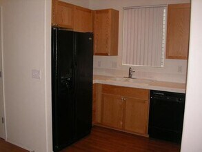 966 SE Elina Ave in Hillsboro, OR - Building Photo - Building Photo