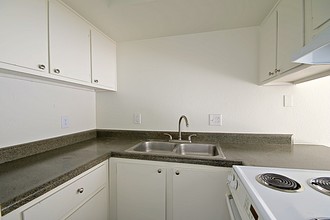 Suite 16 in Tempe, AZ - Building Photo - Building Photo